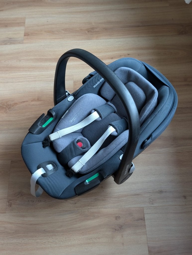 Maxi cosi pebble 360 met FamilyFix 360-base en accesoires, Ophalen, Autogordel of Isofix, Gebruikt, Zijbescherming