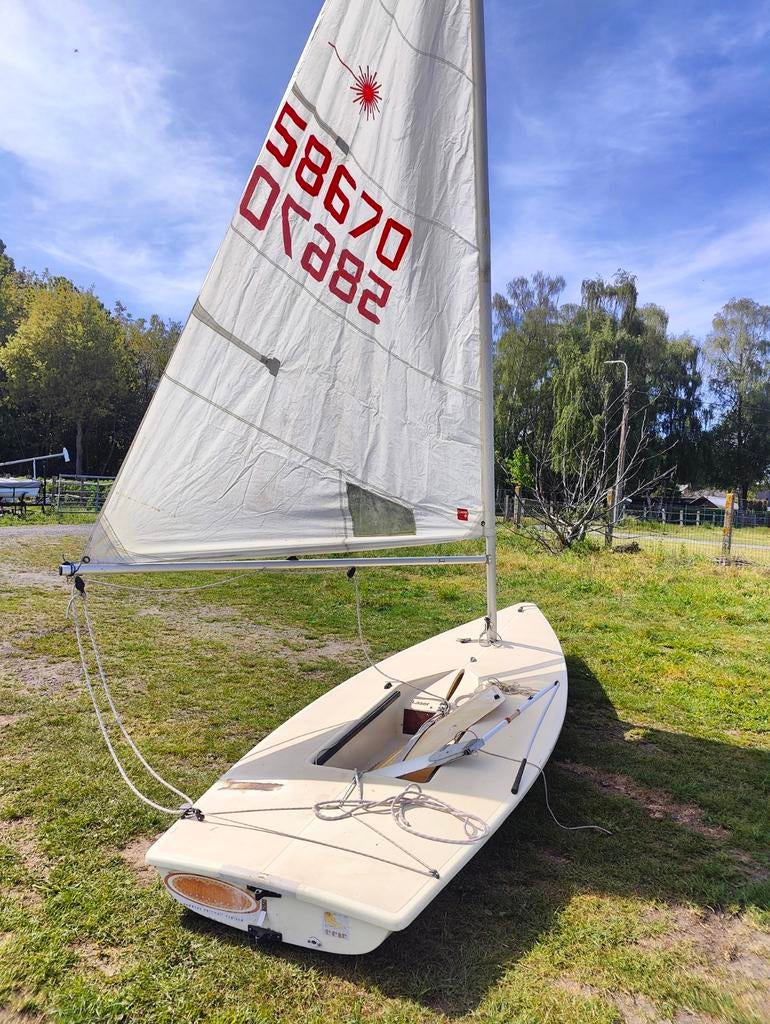 Laser zeilboot standaard, Ophalen