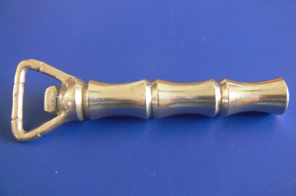 Décapsuleur modèle "Bambou" en laiton massif datant de 1960., Collections, Marques de bière, Enlèvement ou Envoi, Comme neuf, Ouvre-bouteille