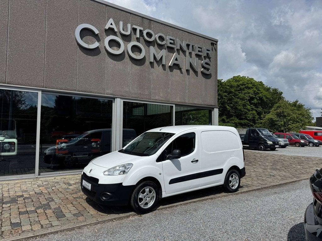 Peugeot Partner 1.6 HDi (bj 2014), Voorwielaandrijving, Stof, 1960 kg, Wit