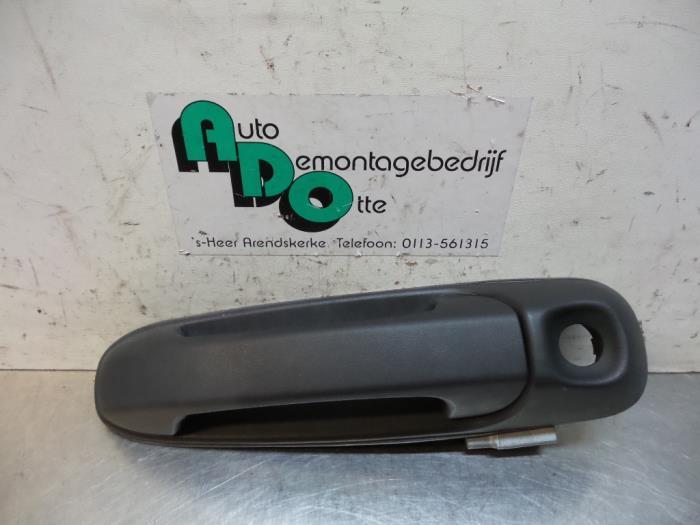 Poignée portière 4portes avant droite d'un Jeep Cherokee, Jeep, -, Utilisé, -