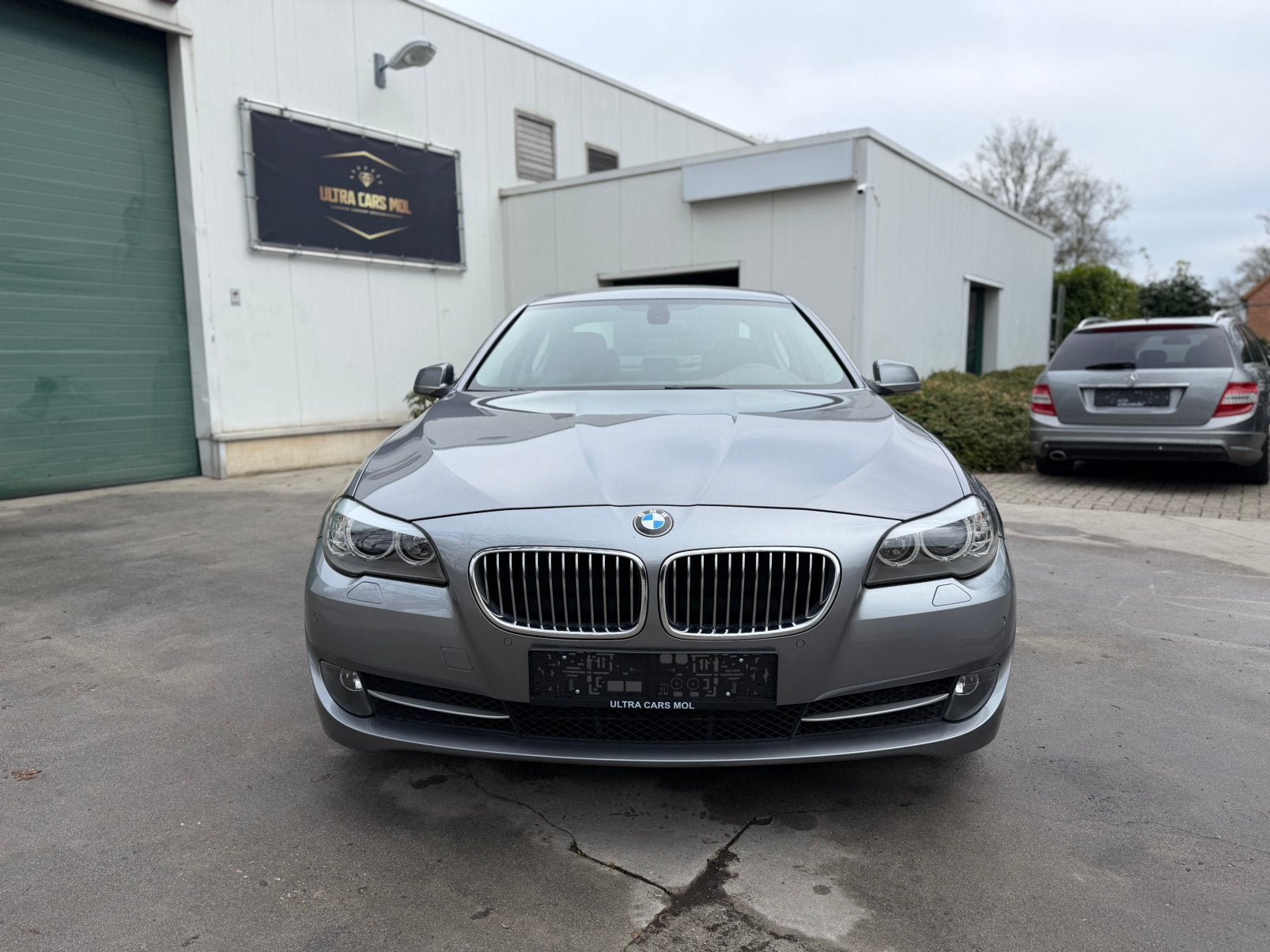 BMW 520D Automaat/Euro 5/Leder/Nieuwe Staat/GEKEURD, Automaat, https://public.car-pass.be/vhr/88b95971-fc63-4f6c-b7ec-5c34464c6dac