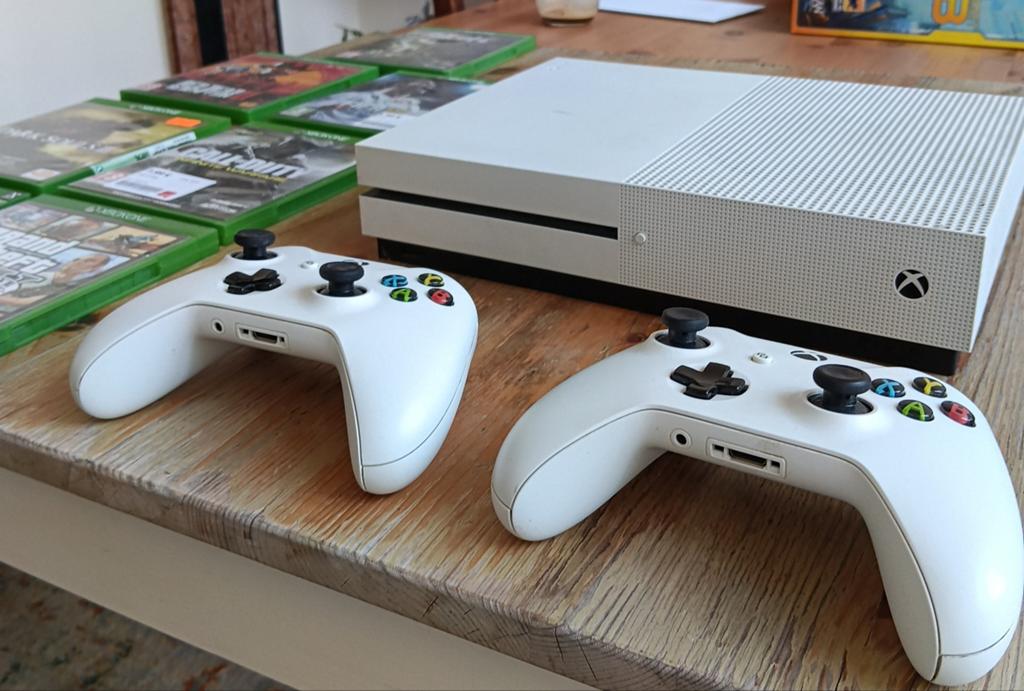 Xbox One S / 2 Manettes / 7 Jeux, Consoles de jeu & Jeux vidéo, Consoles de jeu | Xbox One, Xbox One, Enlèvement