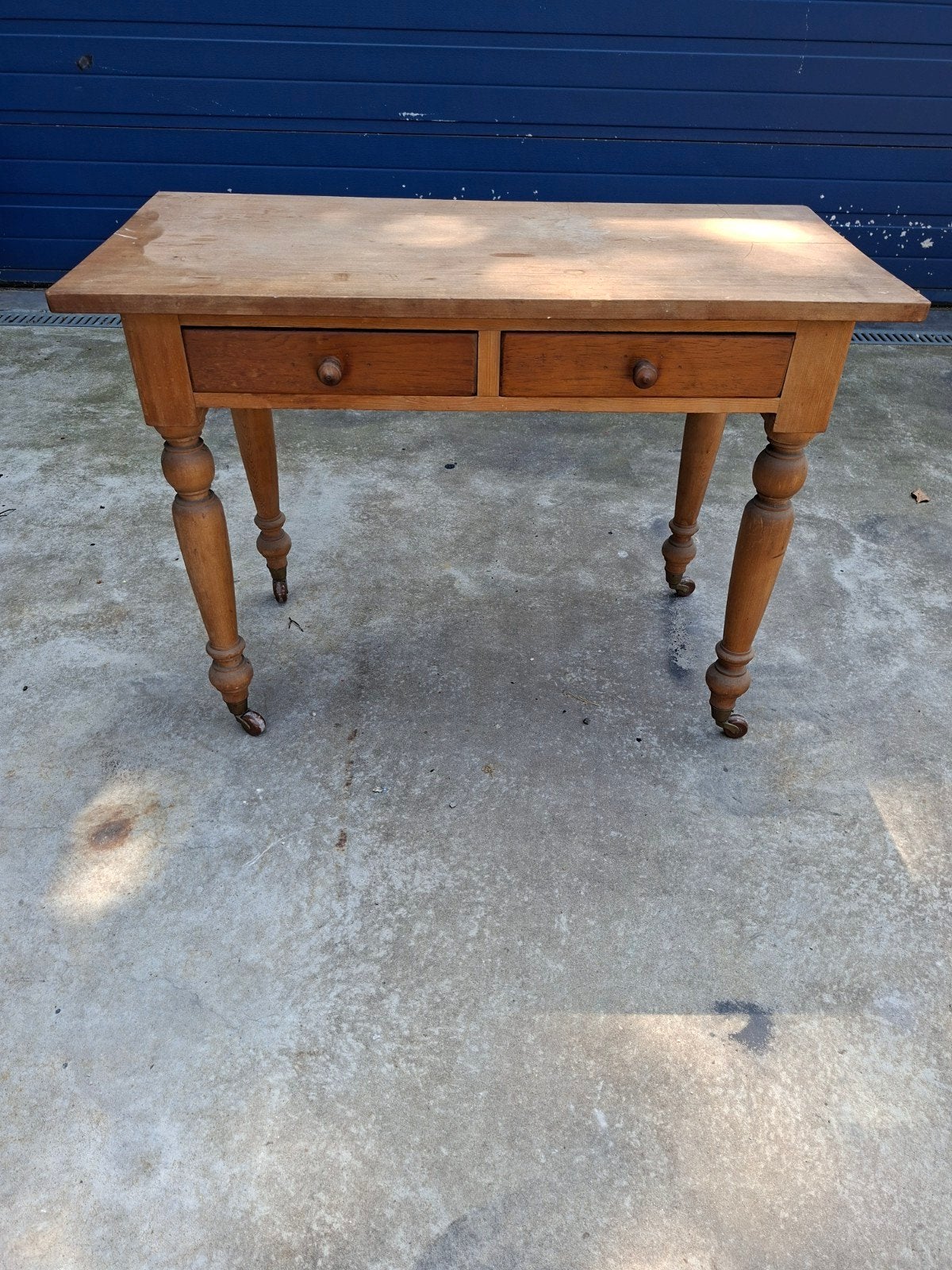 Oud bijzet/keuken tafeltje, Ophalen
