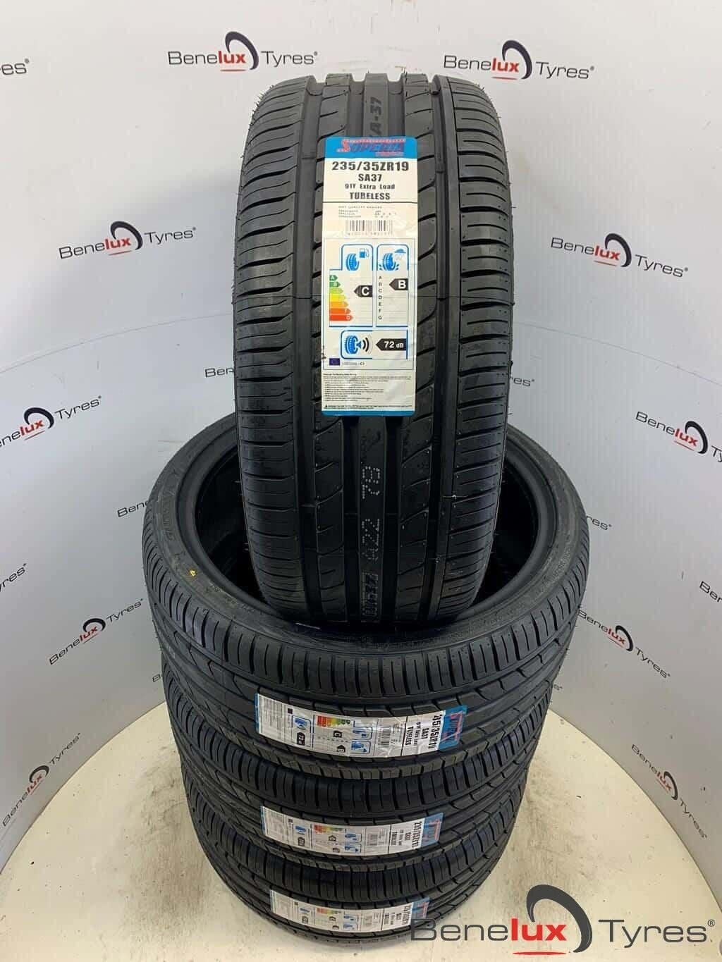 NIEUW 235/35ZR19 235/35R19 235/35/19 2353519 235/35 ZR19 R19, -, -, Nieuw, 235 mm