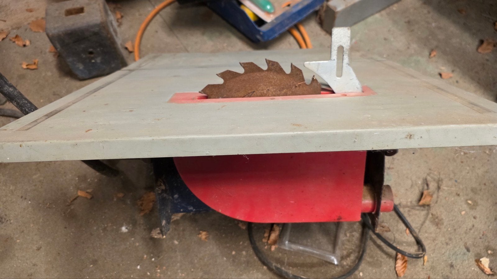 TAFELZAAGMACHINE VOOR DE DOE HET ZELVER (ALDI), Doe-het-zelf en Bouw, Metalen, Ophalen
