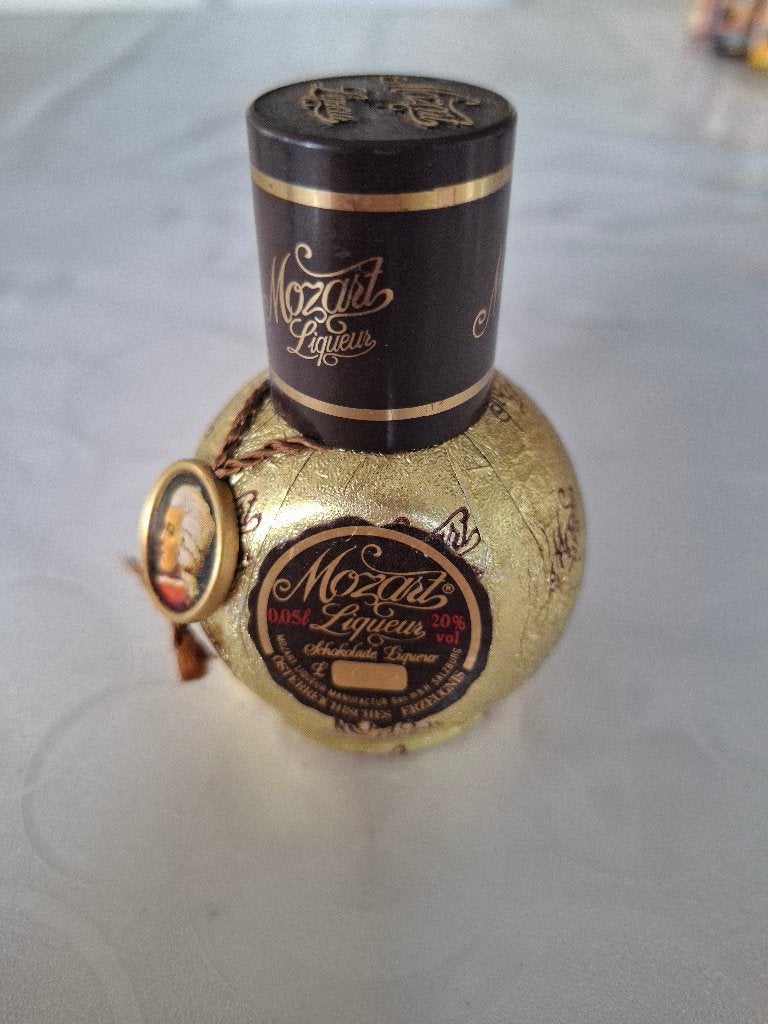 Mignonette Mozart, Envoi