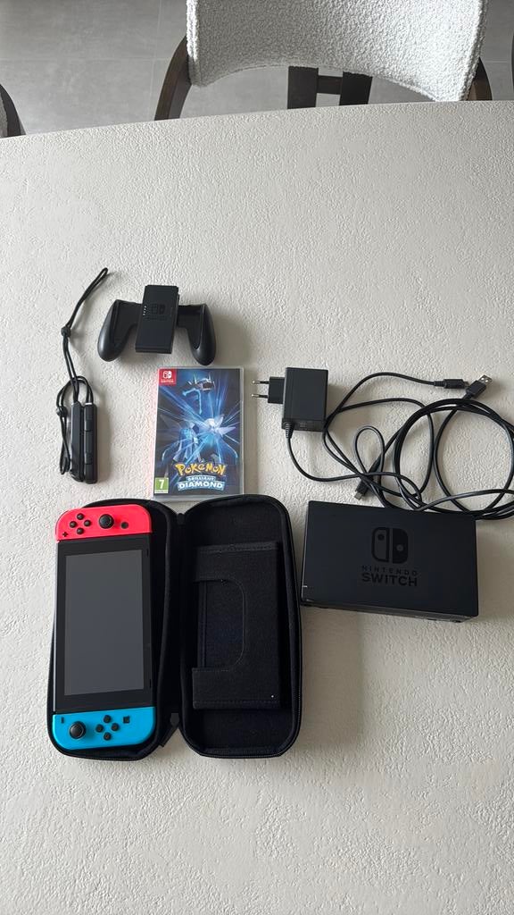 Nintendo Switch, Games en Spelcomputers, Spelcomputers | Nintendo Switch, Ophalen, Met games, Zo goed als nieuw, Zonder controller