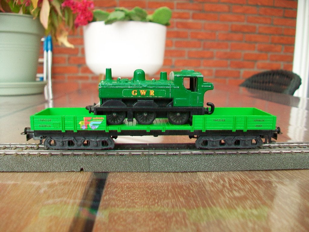 Märklin 44731 H0 Lageboordwagen met loc, Wisselstroom, Gebruikt, Wagon, Ophalen of Verzenden