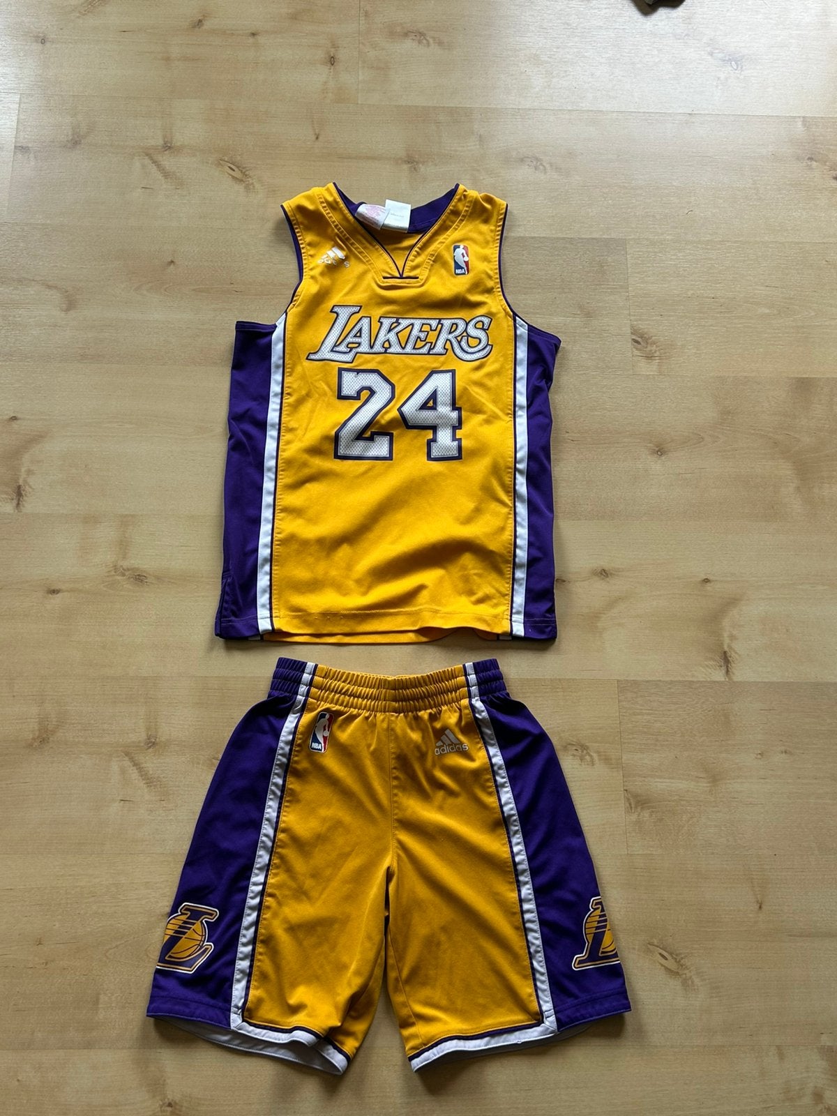 T-shirt et short « Kobe Bryant » de la NBA, Enlèvement, Comme neuf