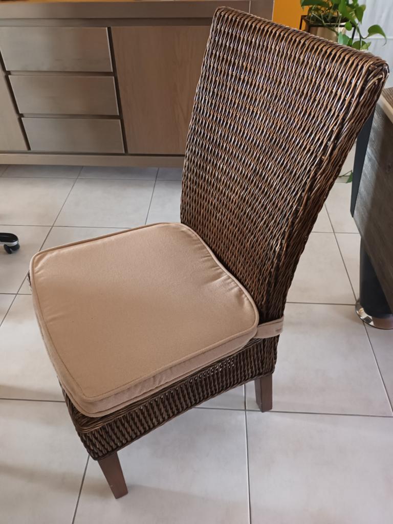Gratis 6 rieten stoelen, Ophalen