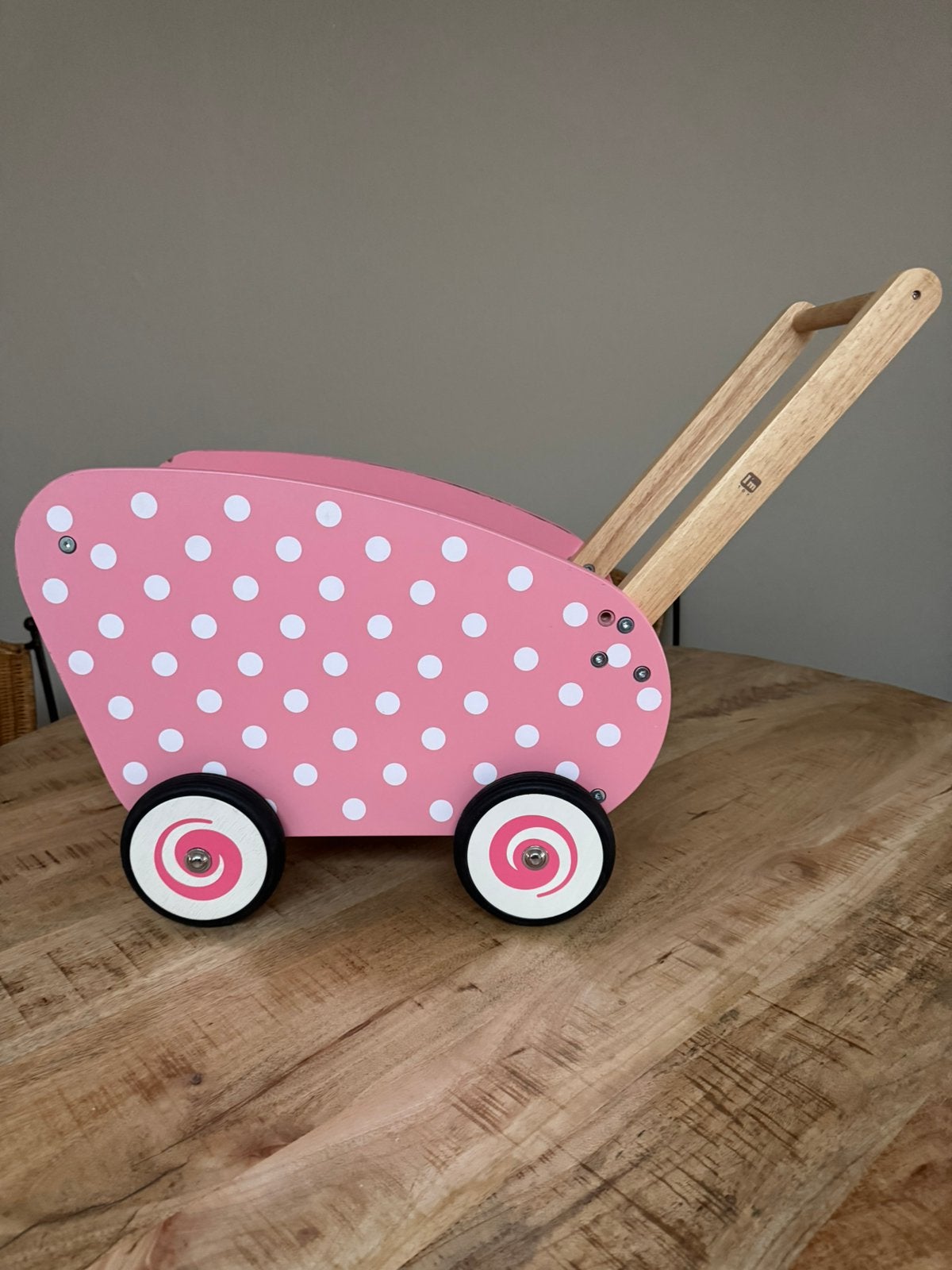 Houten poppenwagen - roze, Ophalen, Gebruikt