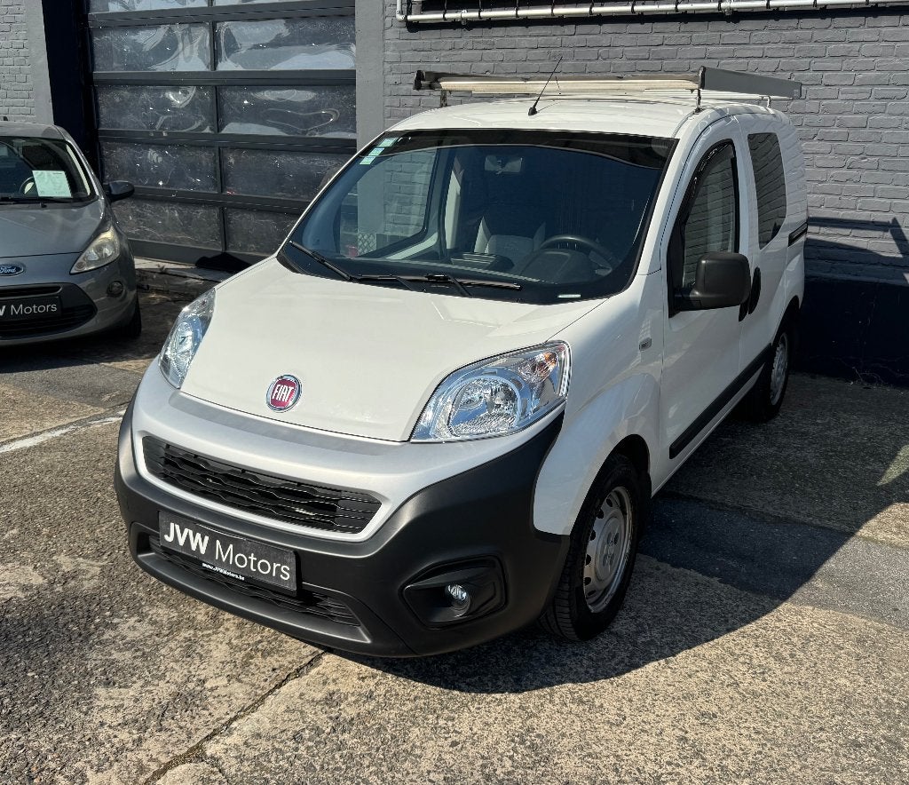 Fiat Fiorino 1.3 d * Navi * Airco * Trekhaak * 53Dkm * BTW, Autos, Achat, Euro 6, Entreprise, Boîte manuelle