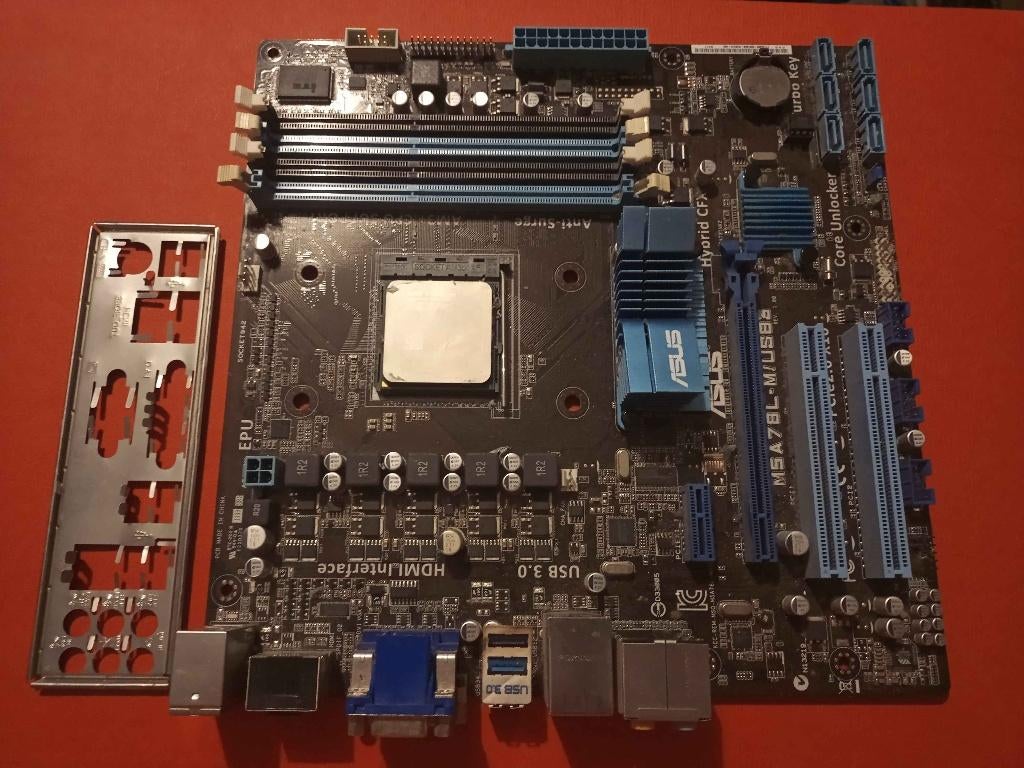 Asus M5A78L-M/USB3 & AMD Phenom II X6 1100T, Enlèvement, AMD, DDR3, Socket AM3+