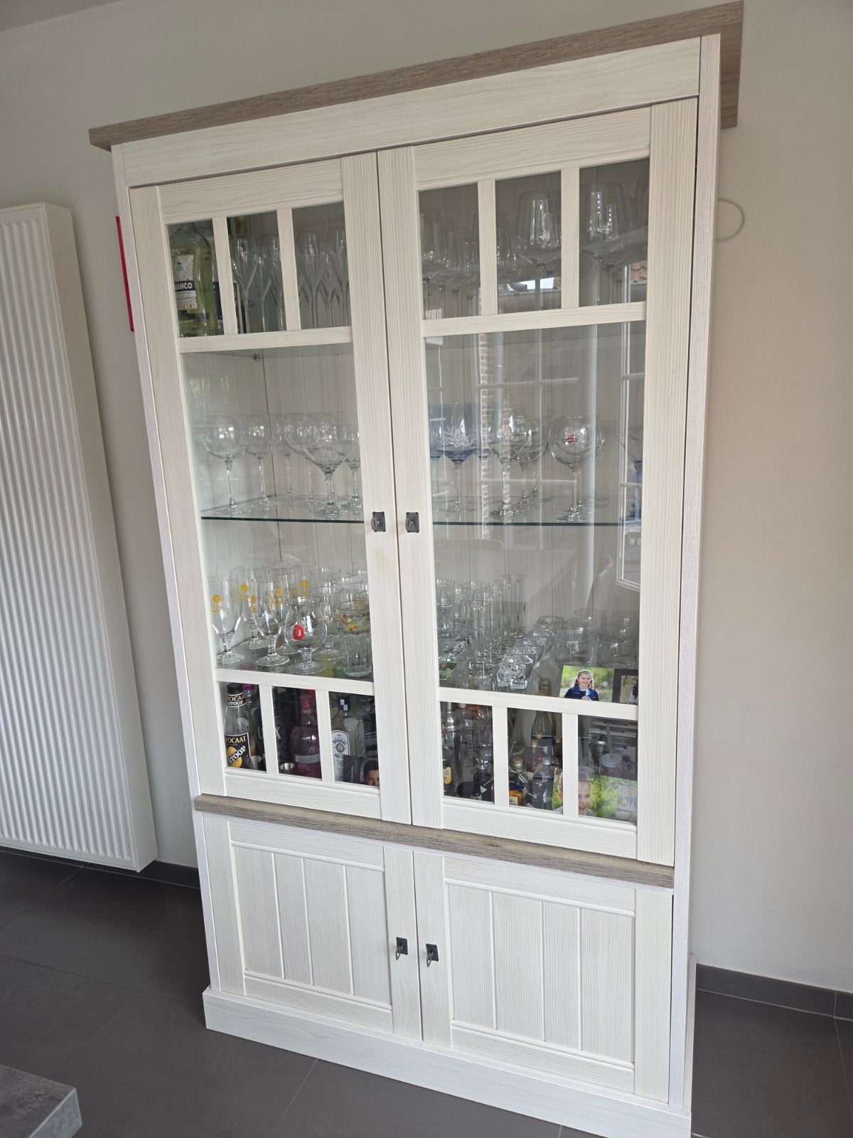 mooie eetkamer, Enlèvement