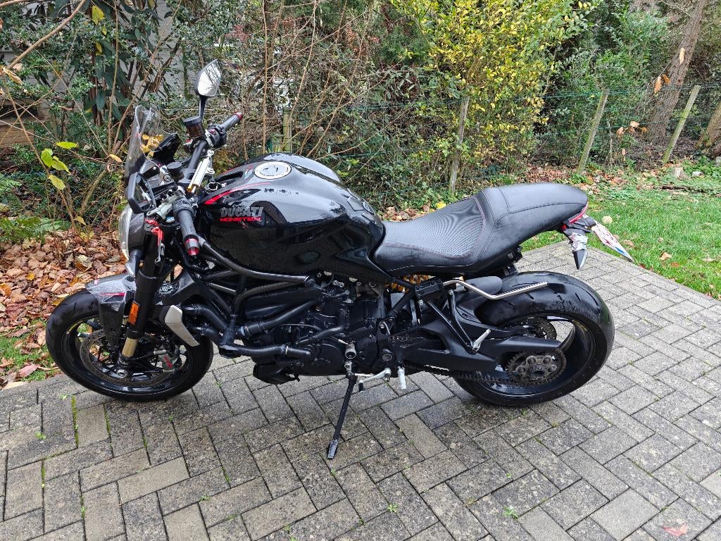 Ducati Monster 1200R, 2 cilinders, Occasion, 1198 cc, Motorrijbewijs A