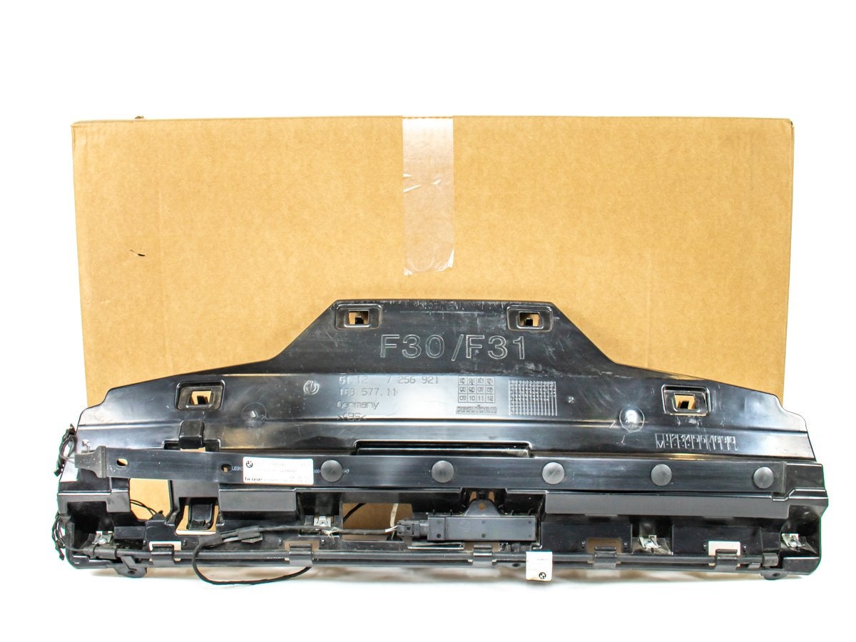 CADRE DE PARE CHOC ARRIÈRE F31 BMW 3 serie (F30), Utilisé, BMW, Petuelring 130
80809  München, DE, Bayerische Motoren Werke AG
