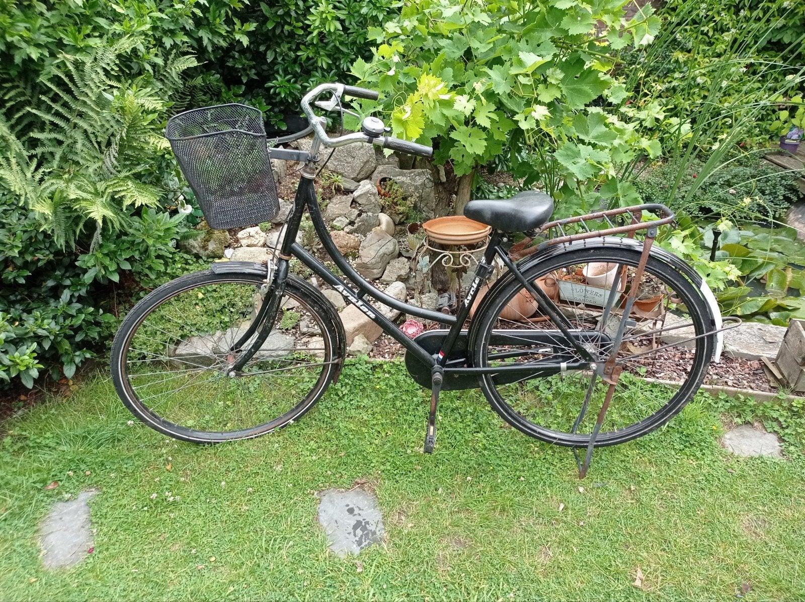 Oma fiets, Enlèvement