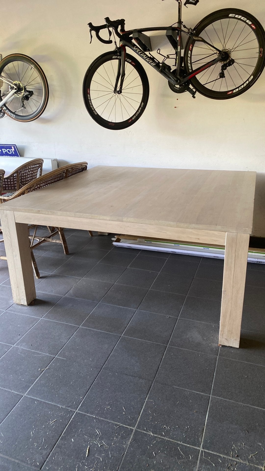 Tafel, Enlèvement