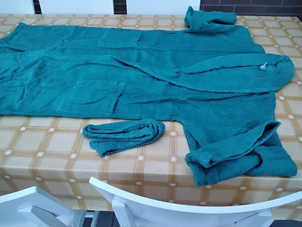 Nieuwe, groene, degelijke badjas m xl, Kleding | Dames, H&M, Ophalen of Verzenden, Nieuw, Maat 46/48 (XL) of groter