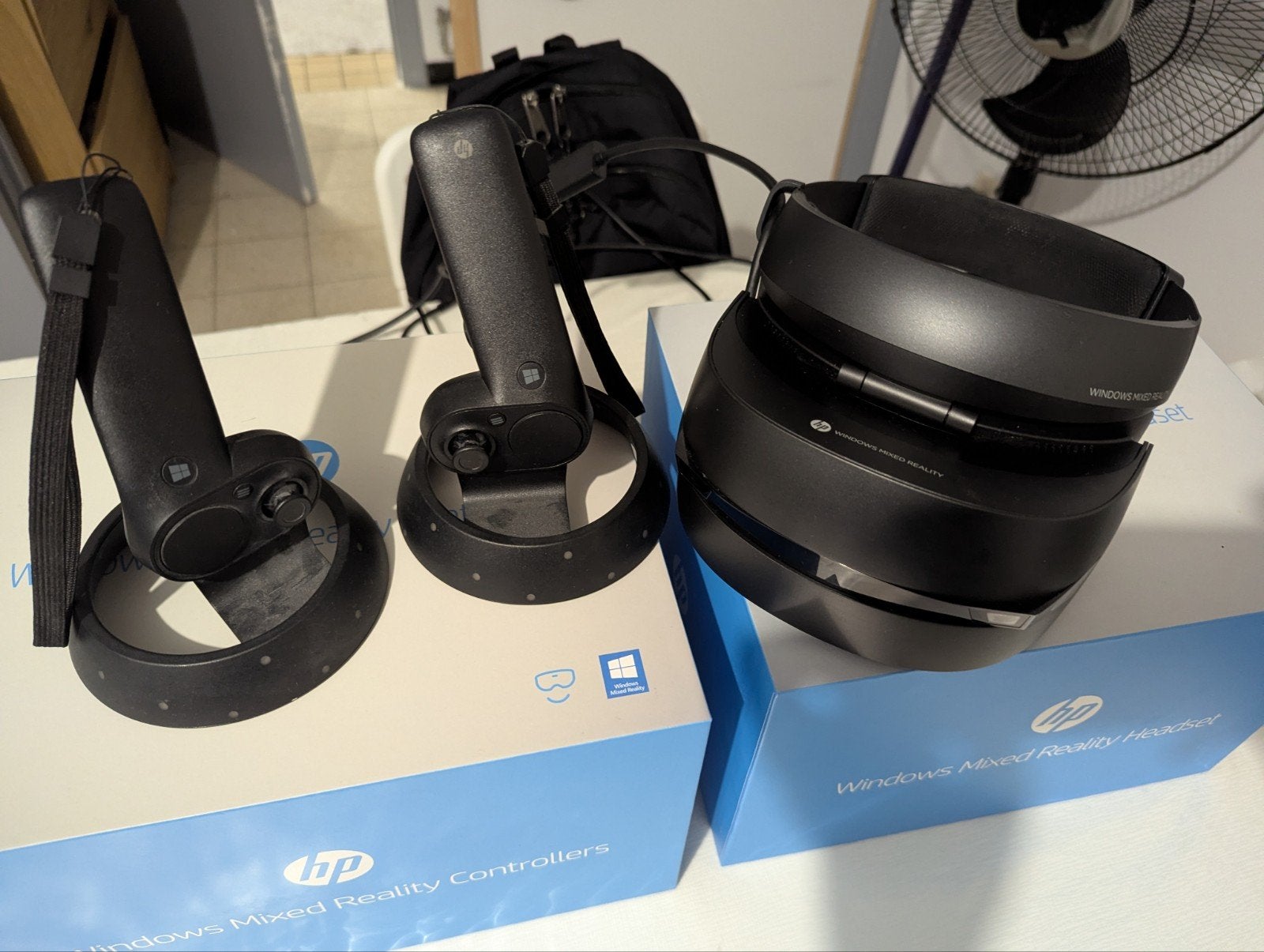 Casque VR hp avec manettes, Consoles de jeu & Jeux vidéo, Virtual Reality, Enlèvement ou Envoi, Reconditionné, Lunettes VR, PC