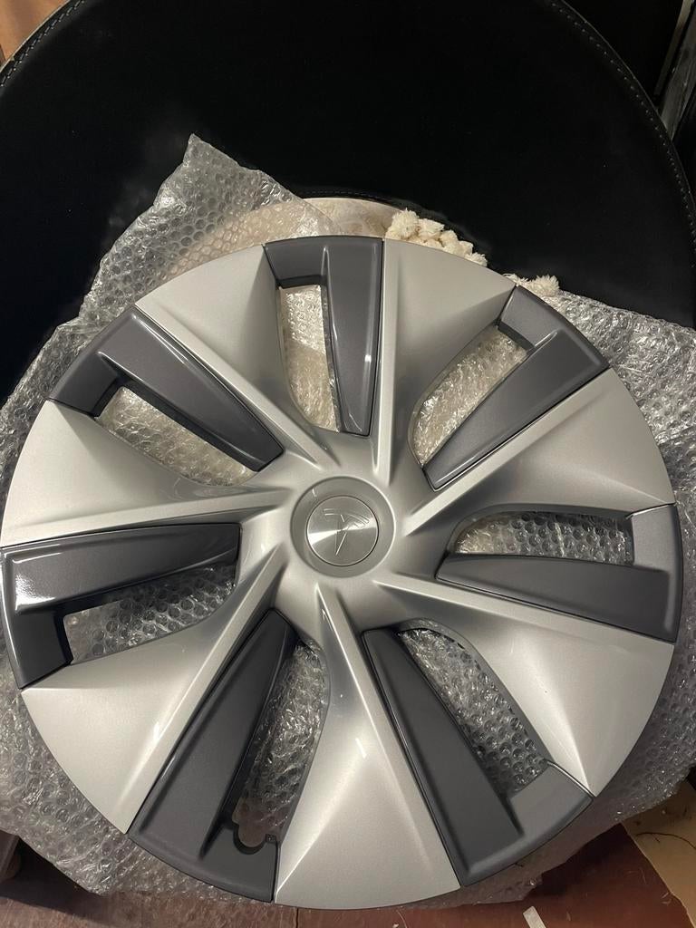 Tesla gemini wieldeksel model Y (new), Ophalen of Verzenden, Zo goed als nieuw