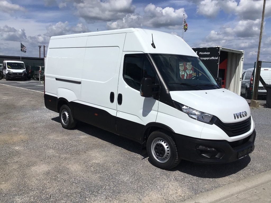 iveco daily l3h2 160pk 2024 77000km airco trek/3500kg, Autos, Achat, Euro 6, Boîte manuelle, Noir
