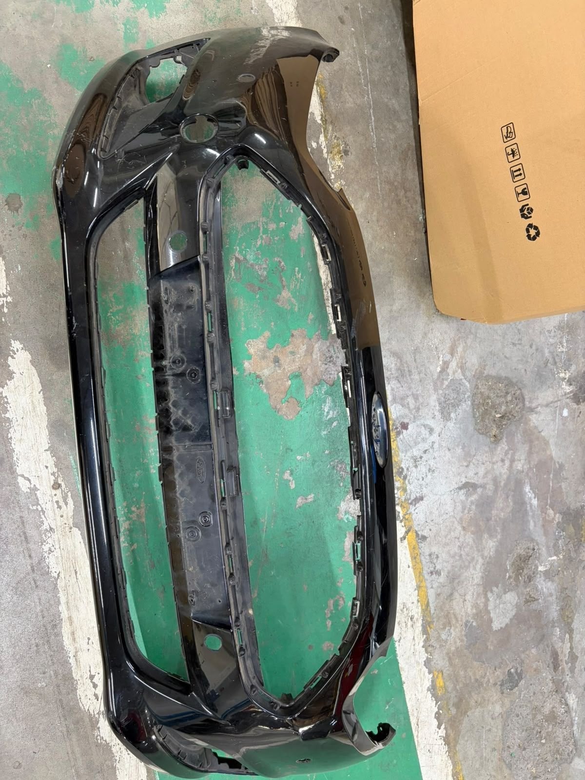 Originele Ford Focus Mk3 Facelift Voorbumper (2014-2018) – Z, -, -, Avant, -