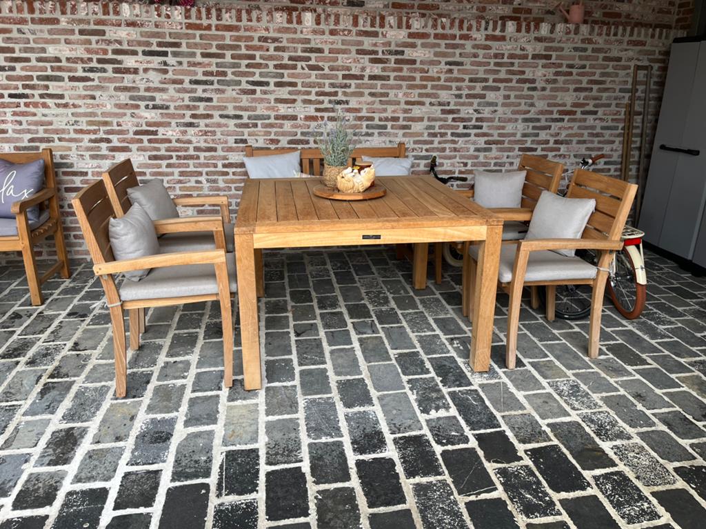 Teak tafel met 4 stoelen van teak en 2 banken, Ophalen, Zo goed als nieuw