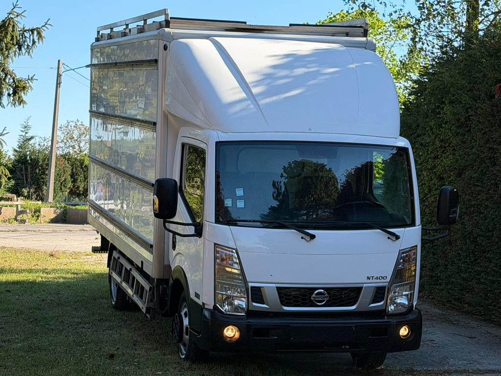 Nissan Cabstar 3.0 Dci/Euro6 - Aluvan koffer - BTW, Auto's, Bestelwagens en Lichte vracht, Bedrijf, Te koop, Cruise Control, Nissan