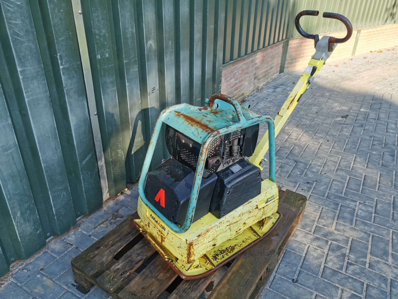 Ammann apr 3020 trilplaat, Ophalen
