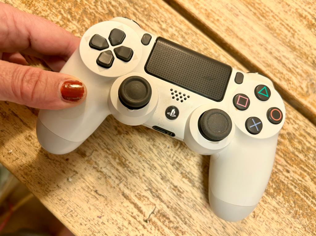 Sony DualShock 4 controller lichtgrijs, Games en Spelcomputers, Spelcomputers | Sony Consoles | Accessoires, Ophalen of Verzenden