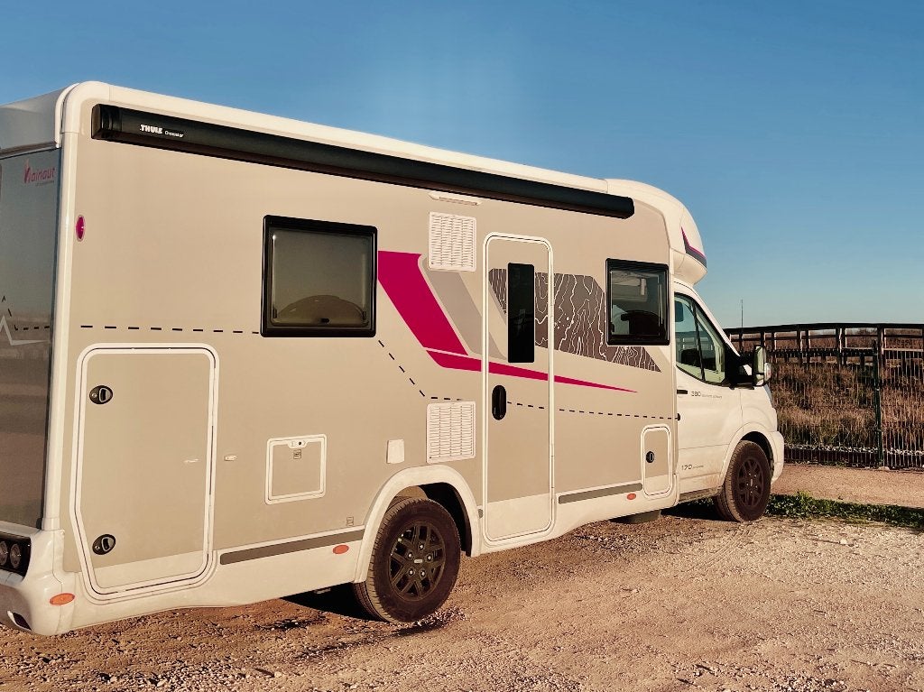 Camping-car Challenger 380 Ultimate (TVA récupérable), Auto's, Overige Auto's, Automaat, Beige, Wit, Particulier