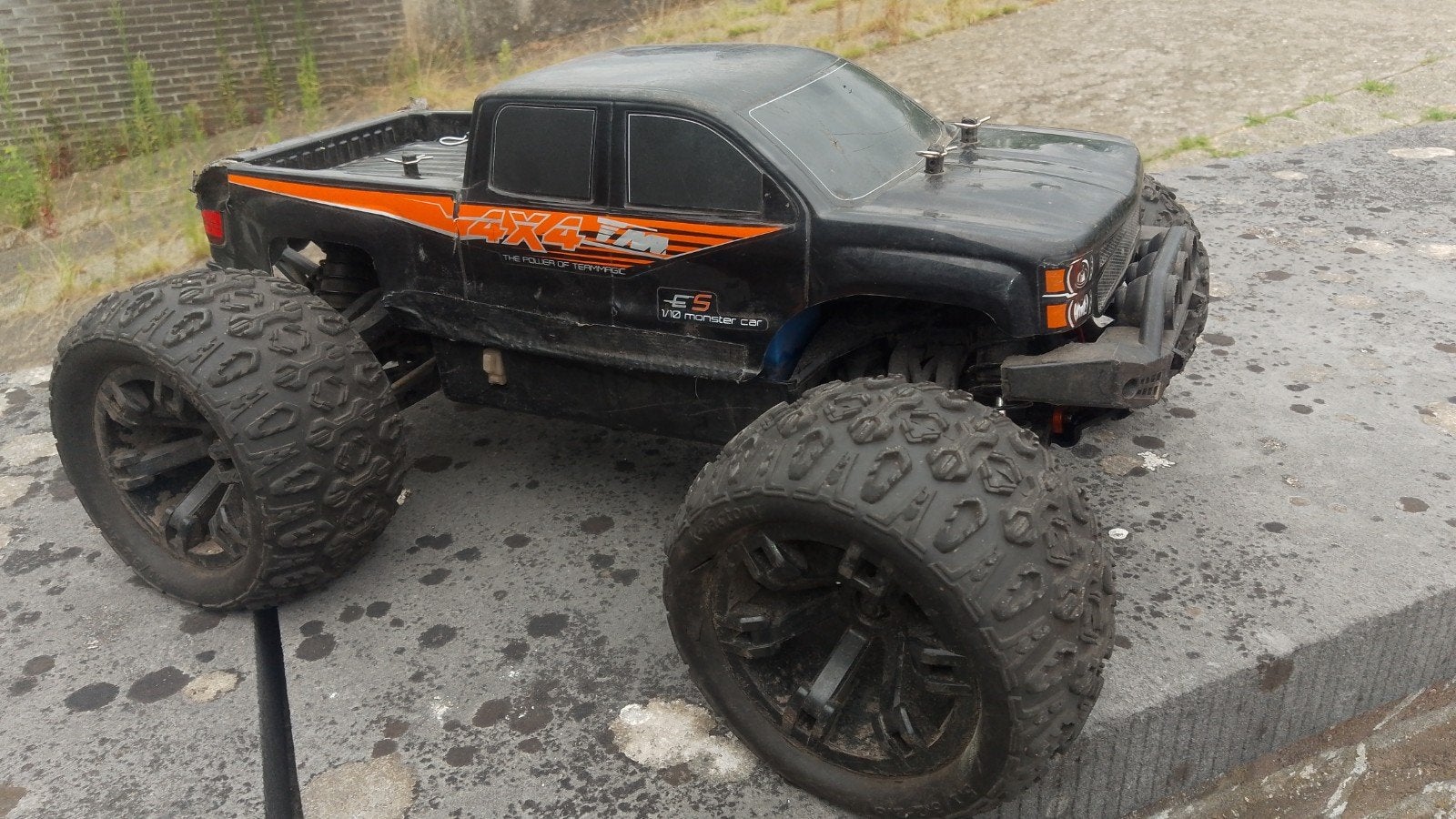 1:10 Brushless Monster Truck RTR, Elektro, Gebruikt, Auto offroad, Ophalen of Verzenden