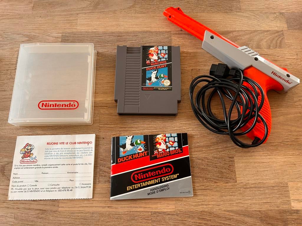 Nintendo NES game - super mario bros/duck hunt + zapper, Consoles de jeu & Jeux vidéo, Jeux | Nintendo NES, Enlèvement ou Envoi