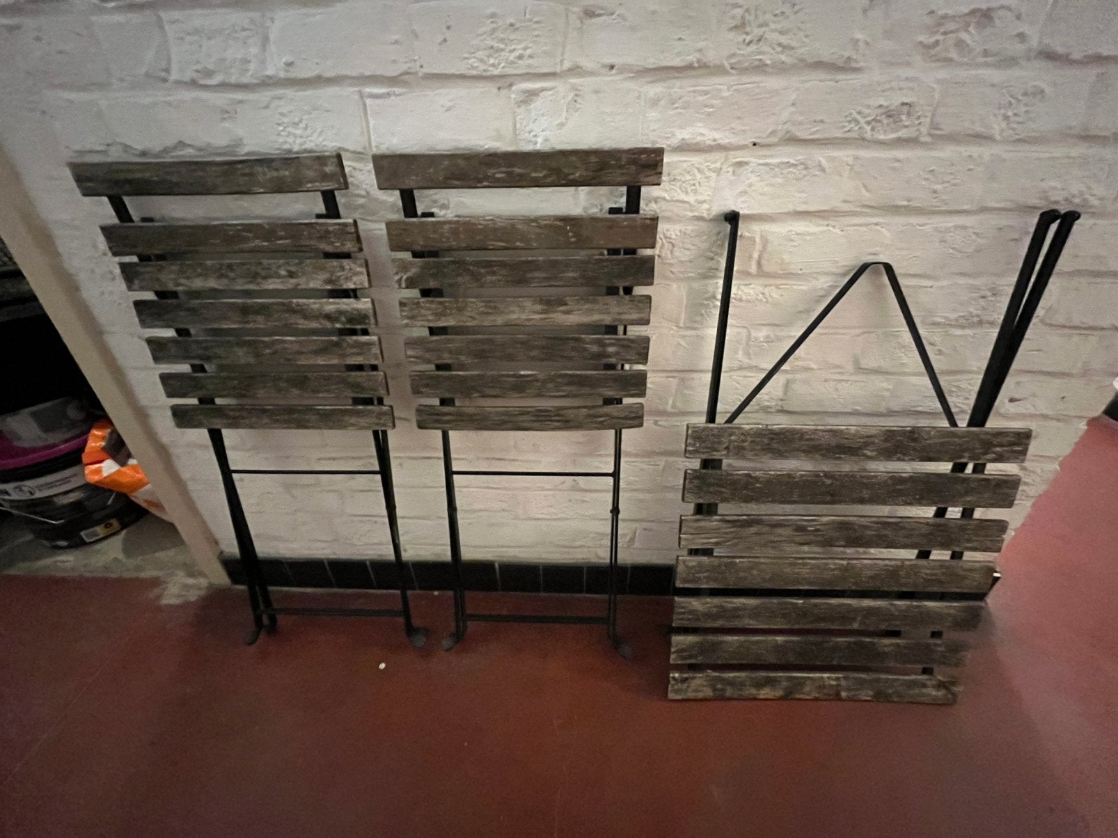 Tuintafel met twee stoelen en kussens, Ophalen, Gebruikt