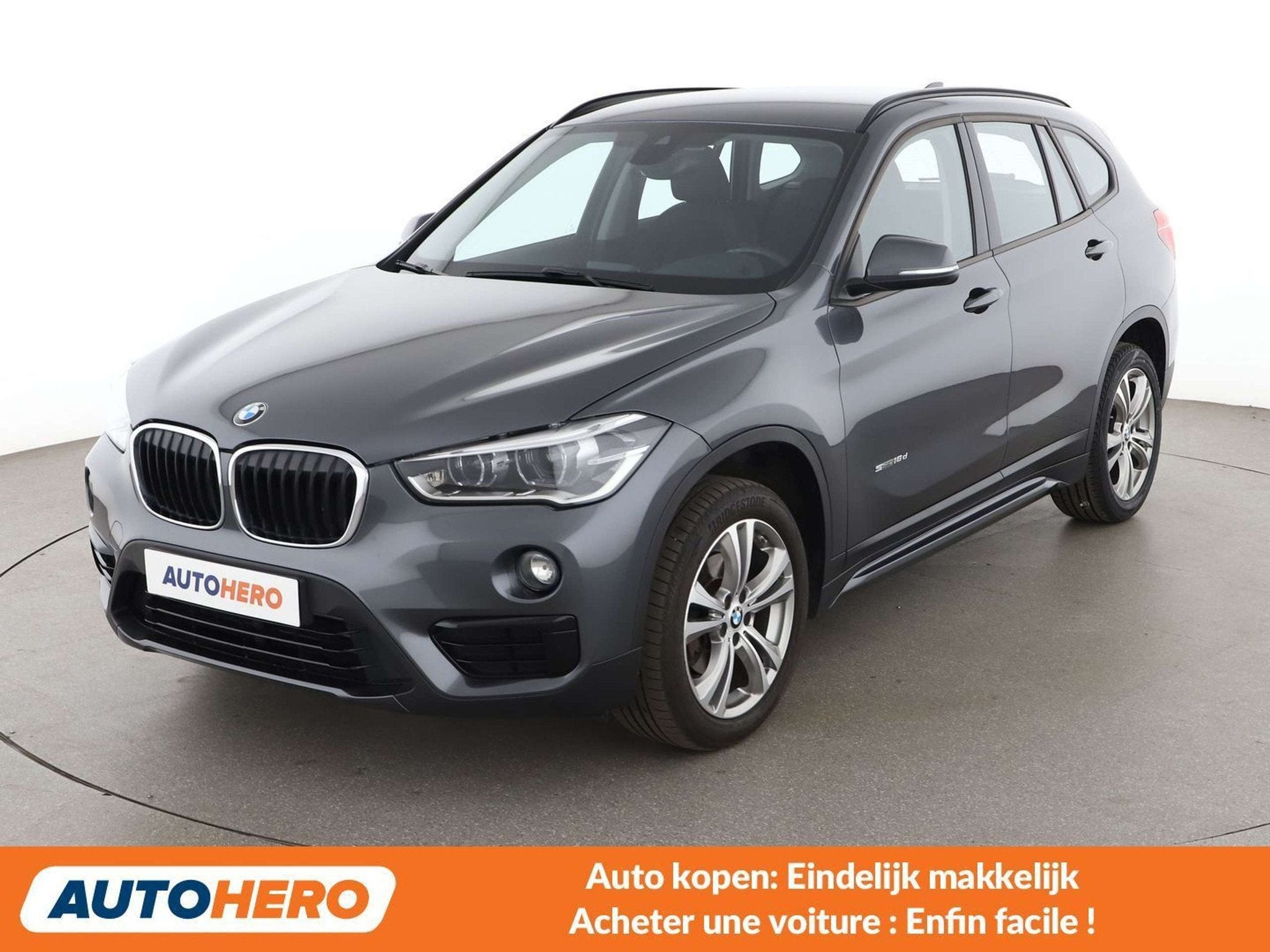 BMW X1 sDrive 18d Sport Line (année de construction 2016), Autos, X1, Argent ou Gris, Achat, 110 kW