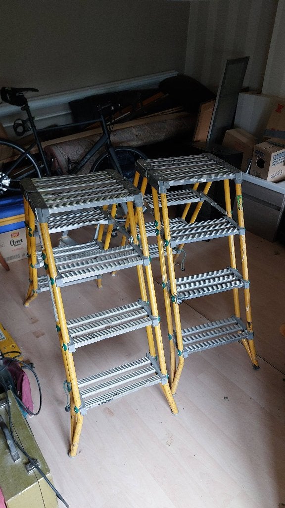 2 trapladders 4 treden, Doe-het-zelf en Bouw, Ophalen, Gebruikt, Opvouwbaar of Inschuifbaar