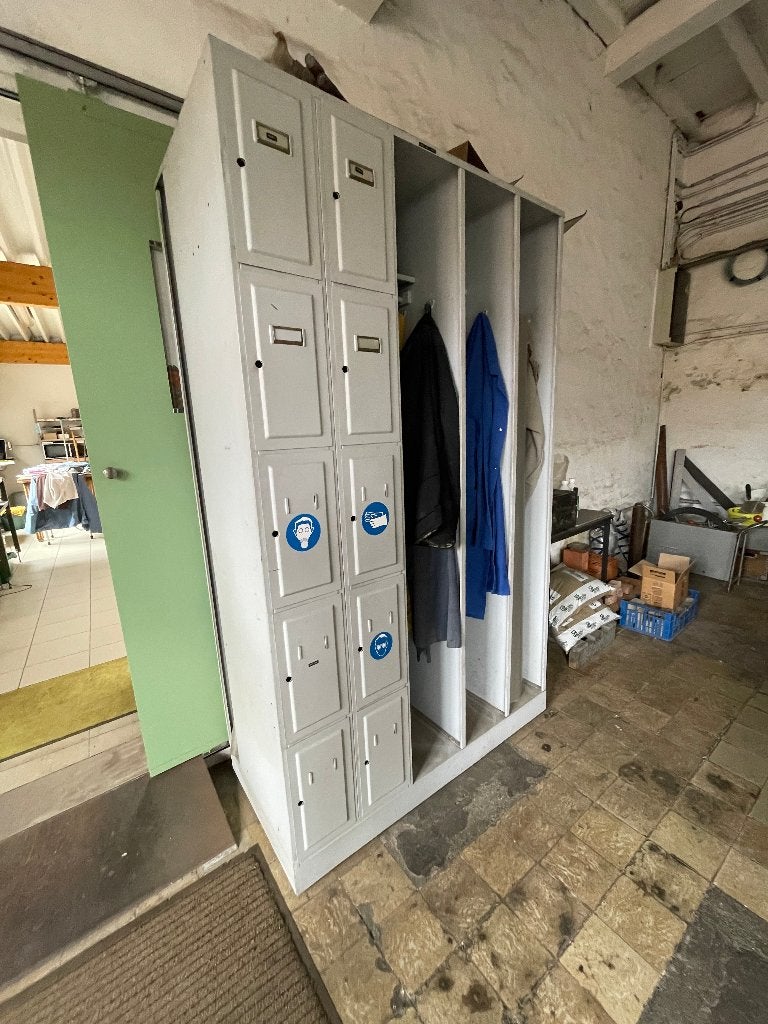 personeelkast,lockerkast kleerkast in metaal, Ophalen, Gebruikt, Klassiek