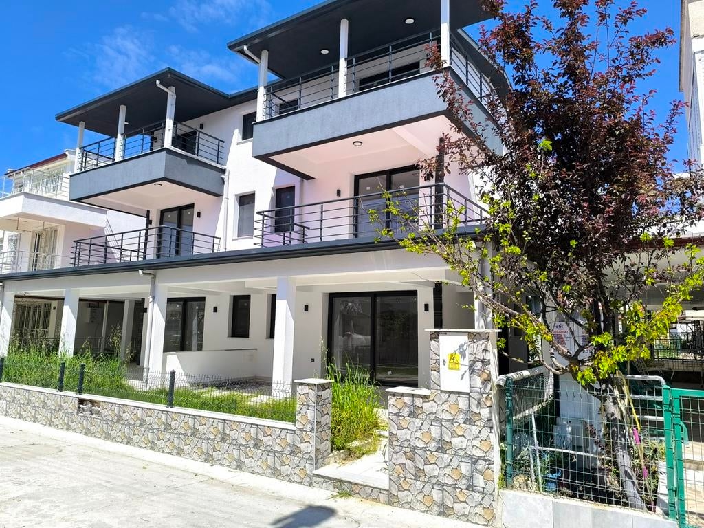 Villa  à vendre à Kuşadası – à 320 m de la plage Long beach, Immo, Woonhuis, 160 m², Stad, 4 kamers