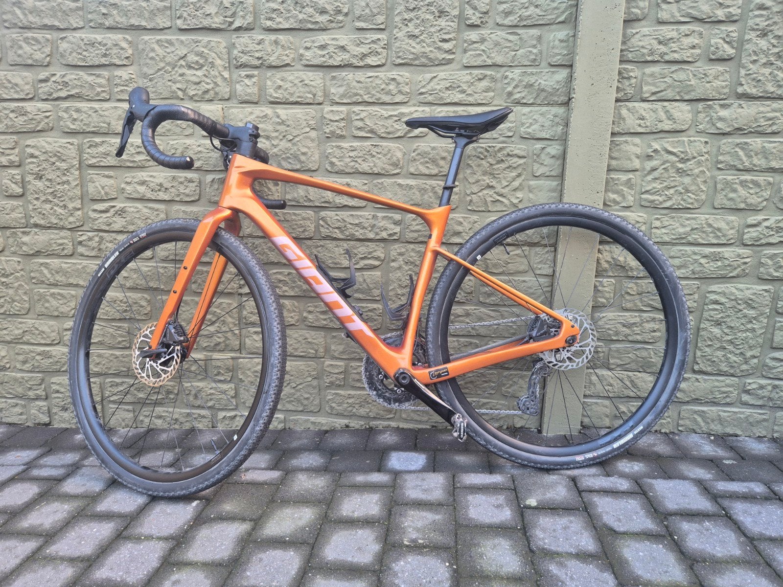 2 vélos gravel identiques, également disponibles séparément, 10 à 15 vitesses, Enlèvement, Frein à disque, Giant
