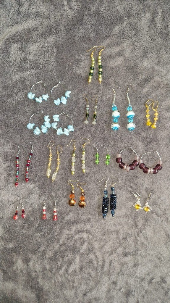 Différentes boucles d'oreilles faites main, Bijoux, Sacs & Beauté, Neuf, Enlèvement ou Envoi, Autres couleurs, Pendantes