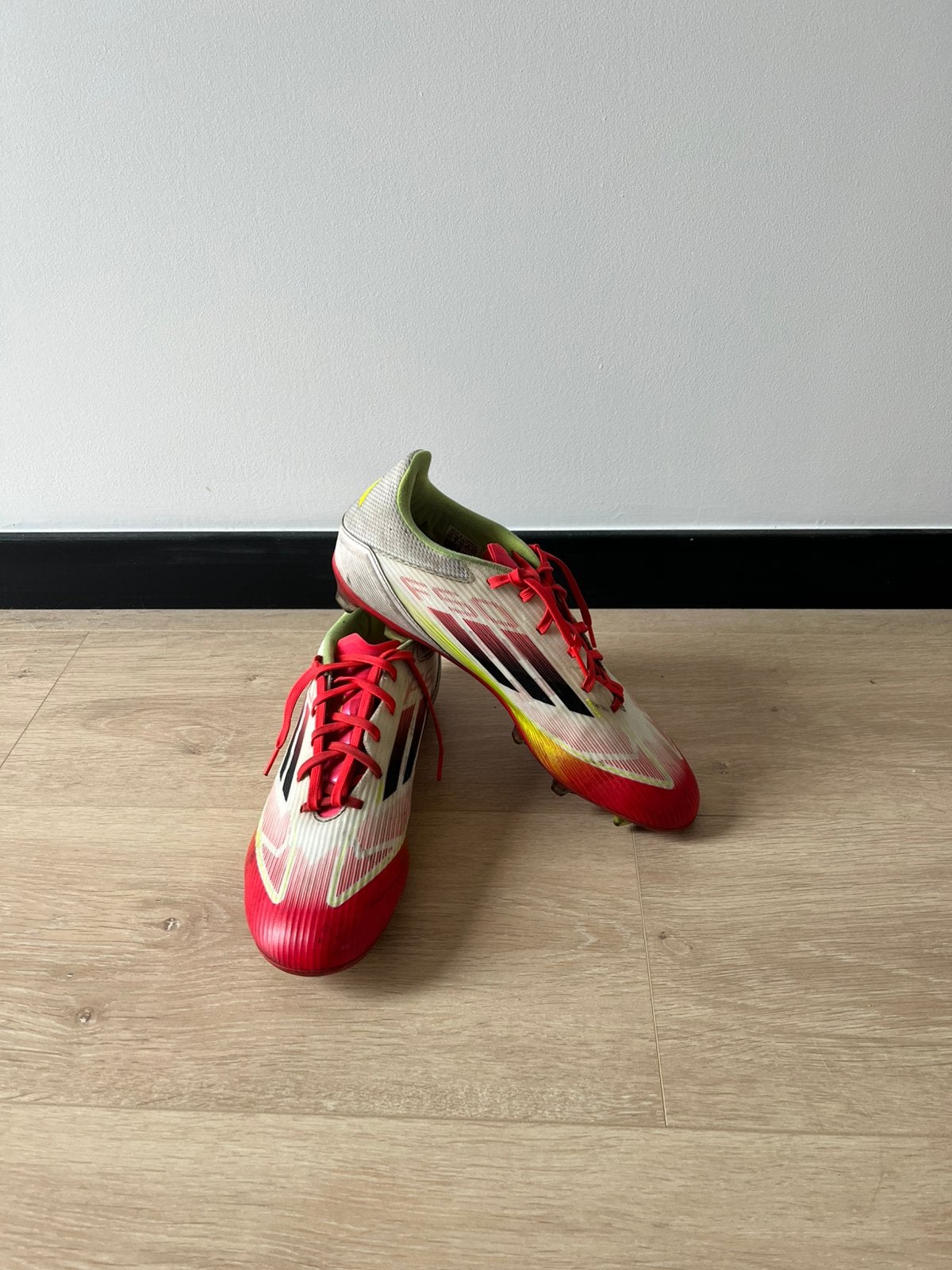 Adidas voetbalschoenen, Sports & Fitness, Enlèvement, Comme neuf, Chaussures