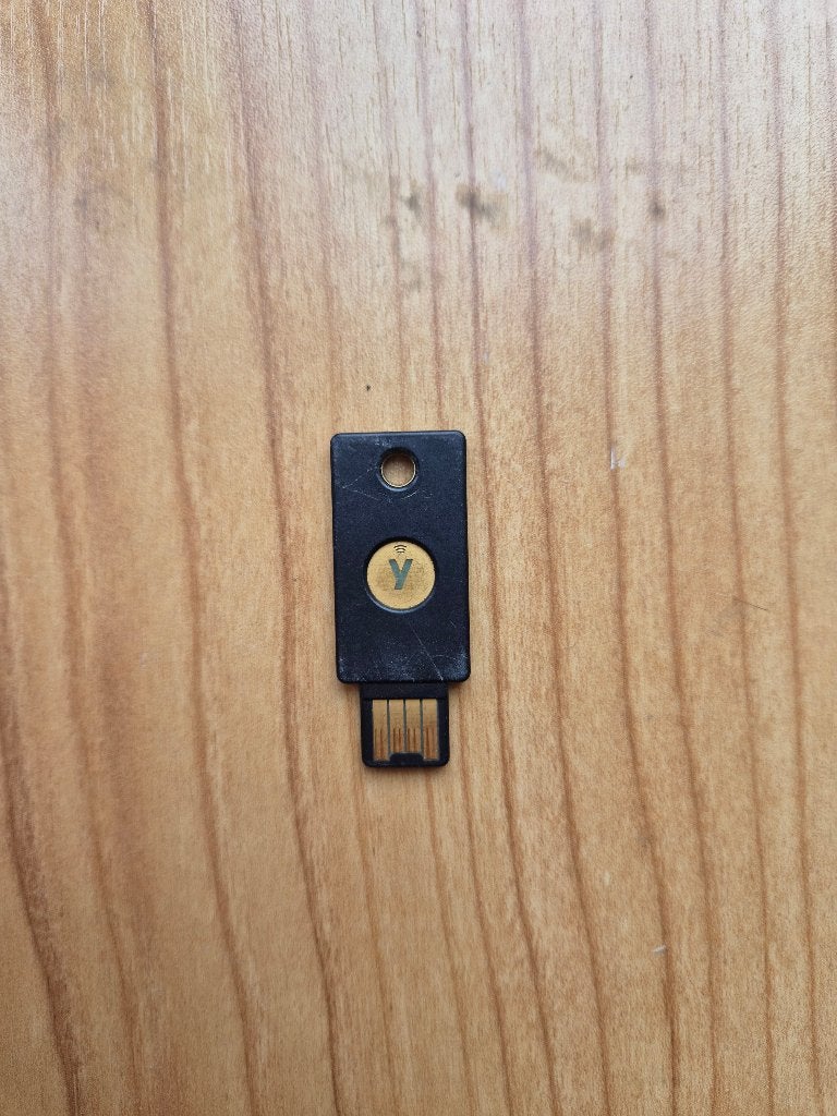YubiKey Bio (USB-A) - FIDO biometrische beveiligingssleutel, Computers en Software, USB Sticks, Nieuw, Ophalen of Verzenden