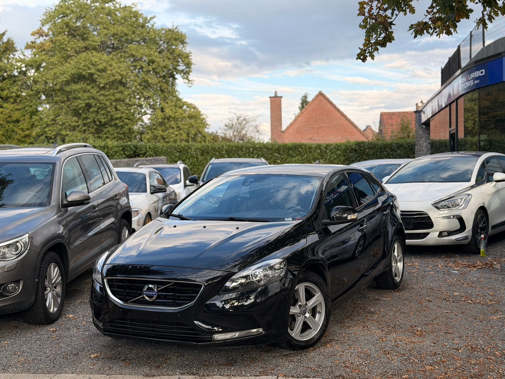 Toit panoramique à essence Volvo v40, Autos, Euro 5, Achat, https://public.car-pass.be/vhr/1ad759bc-289c-4dcc-ac1e-439dec412226