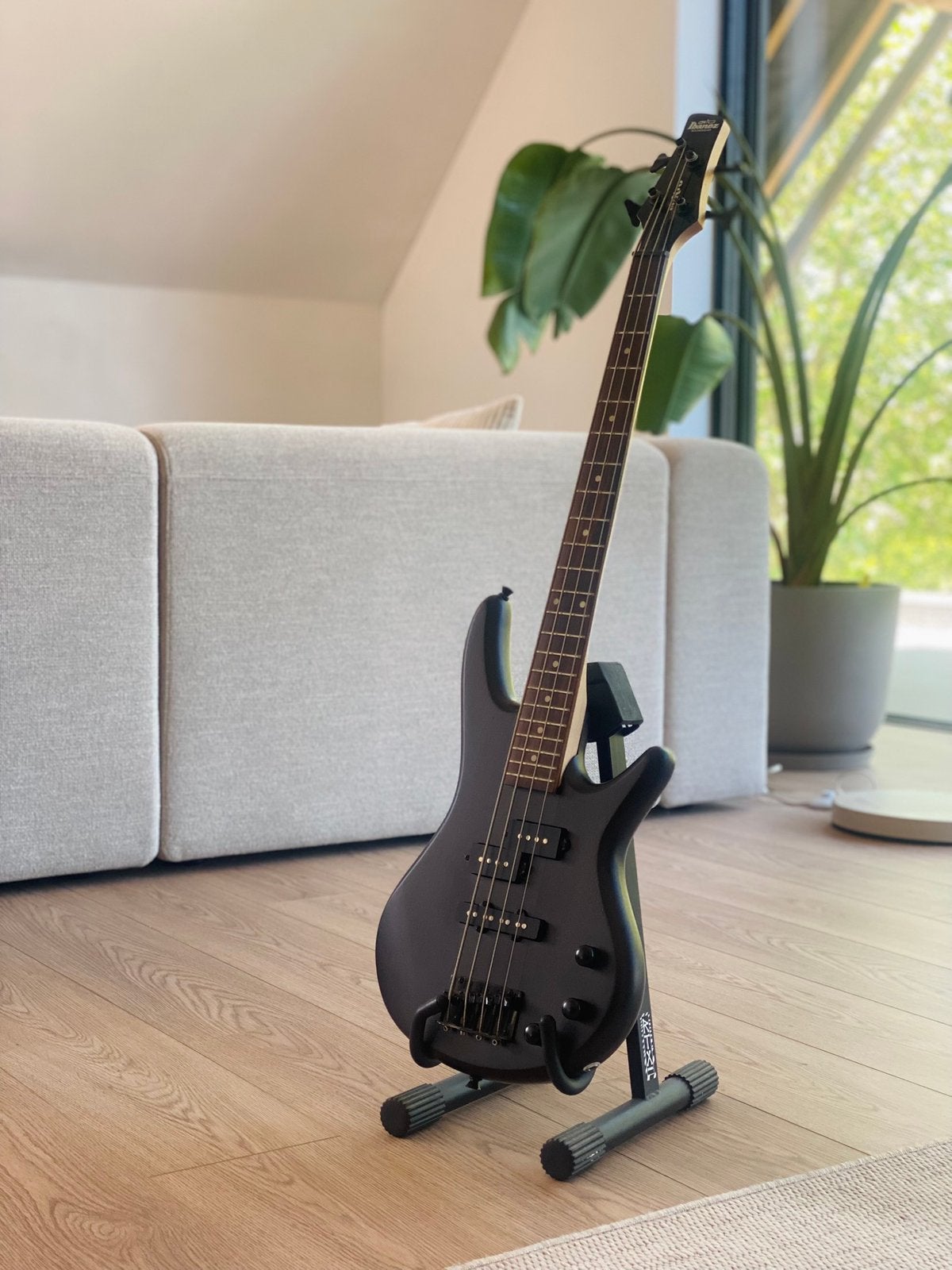 Ibanez microbass basgitaar + Fender rumble 25 versterker, Enlèvement, Comme neuf
