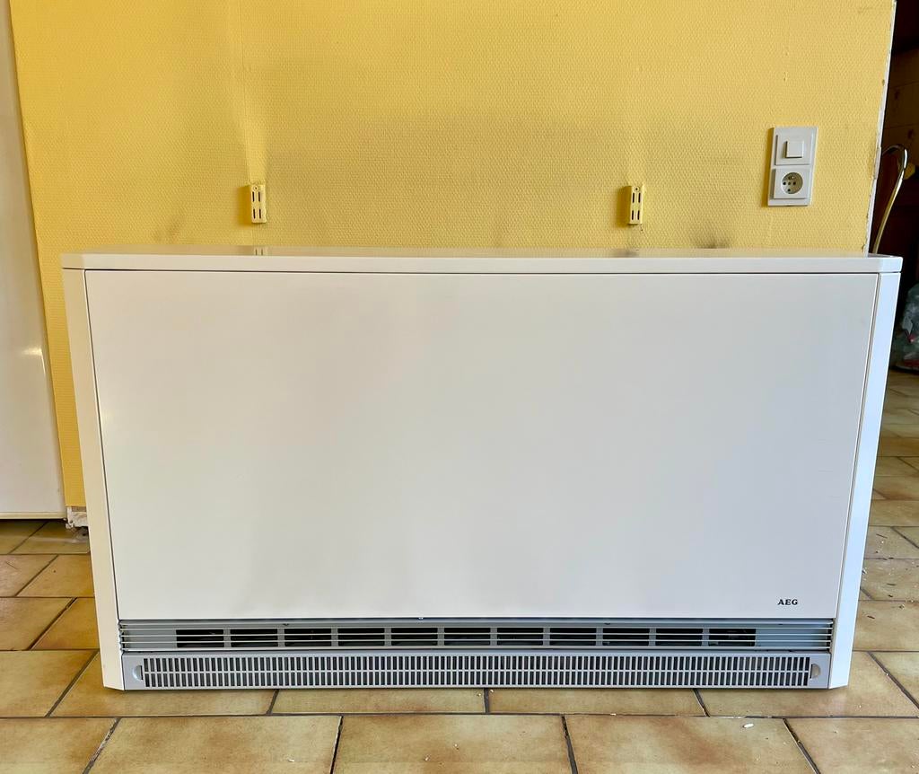 4 accumulatiekachels AEG, Doe-het-zelf en Bouw, Verwarming en Radiatoren, Ophalen, Zo goed als nieuw