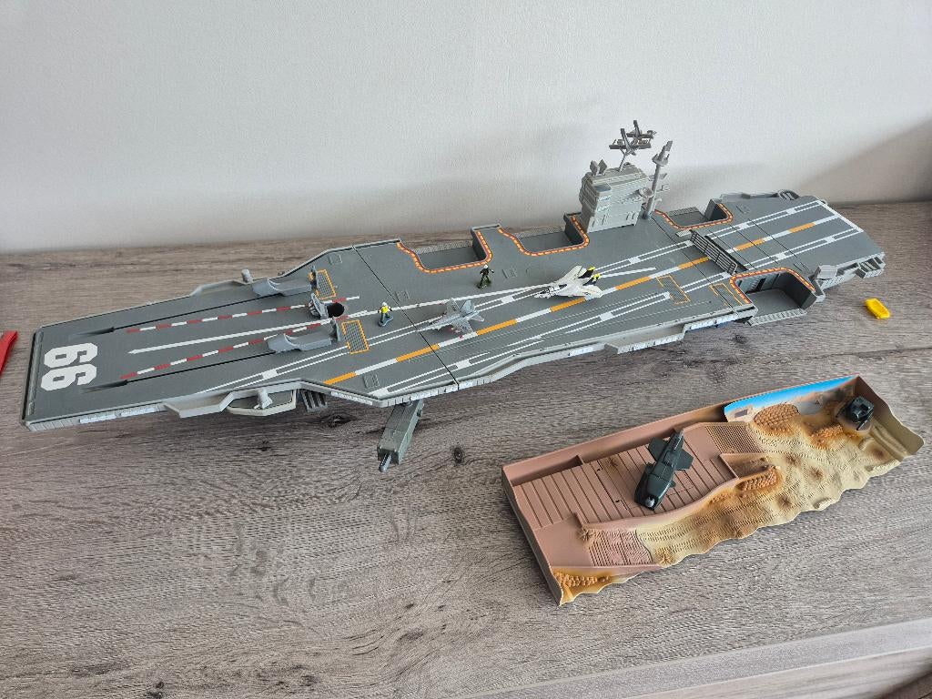 Micro Machines Military Aircraft Carrier, Collections, Enlèvement, Utilisé