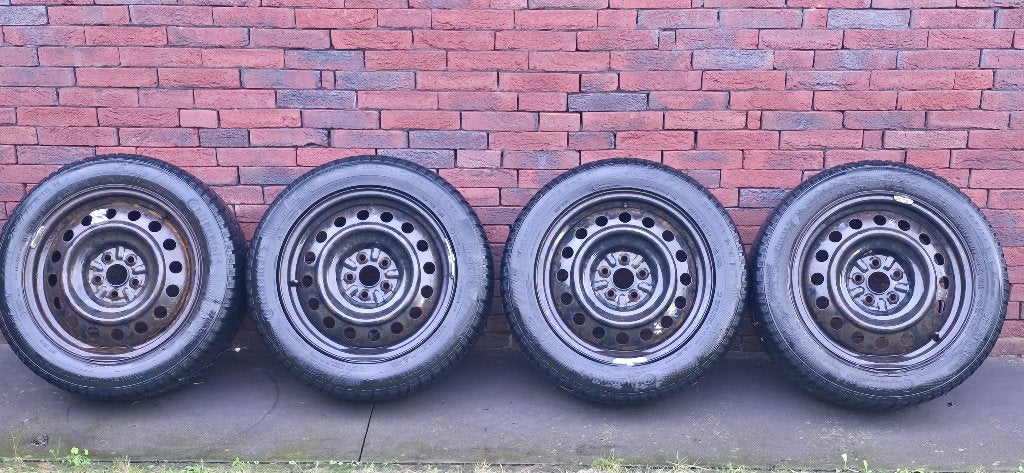 Winterbanden Toyota Avensis, Auto-onderdelen, Ophalen, Gebruikt, Velg(en), 16 inch