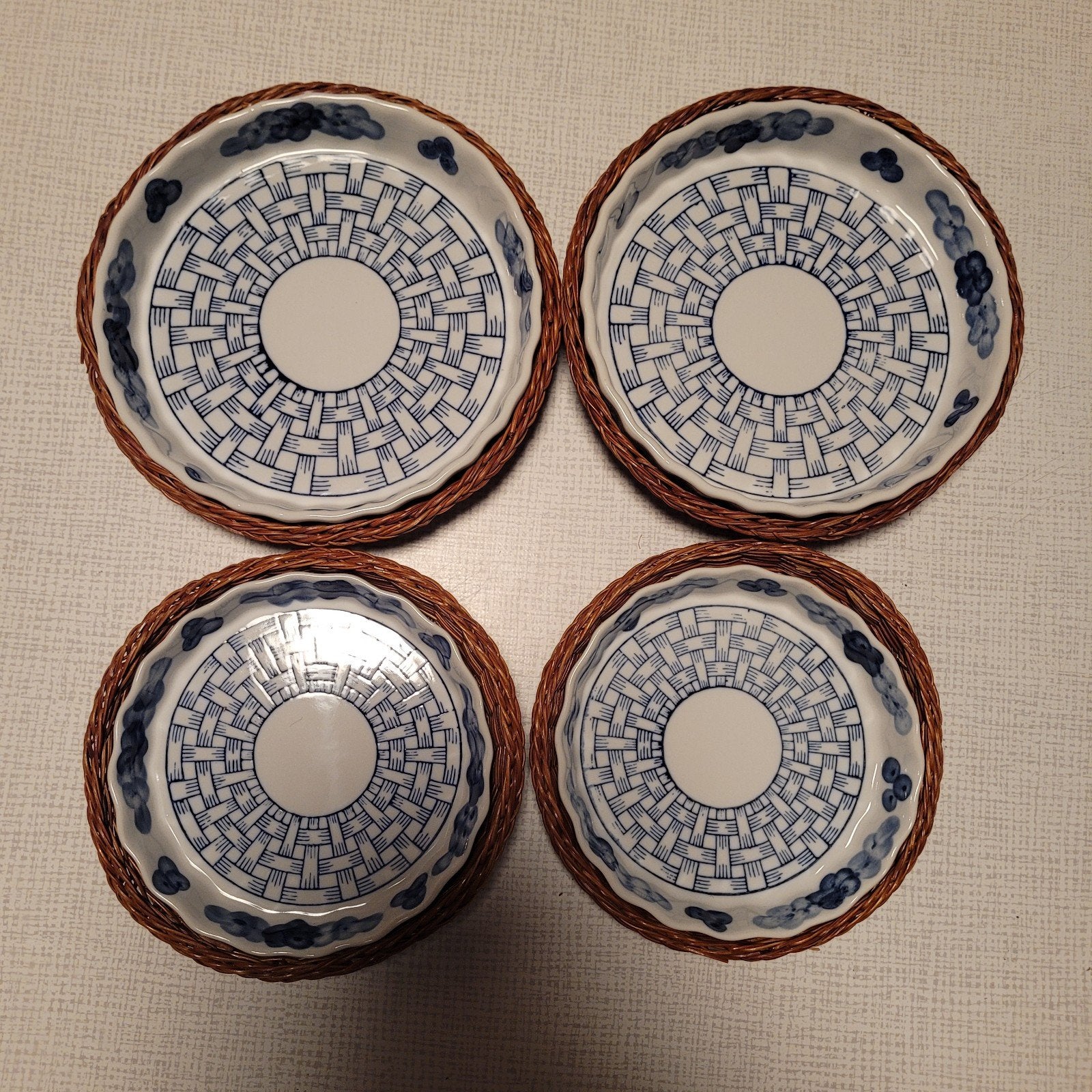 keramieken schalen met bijpassende rieten mandhouders, Ophalen, Nieuw, Wit